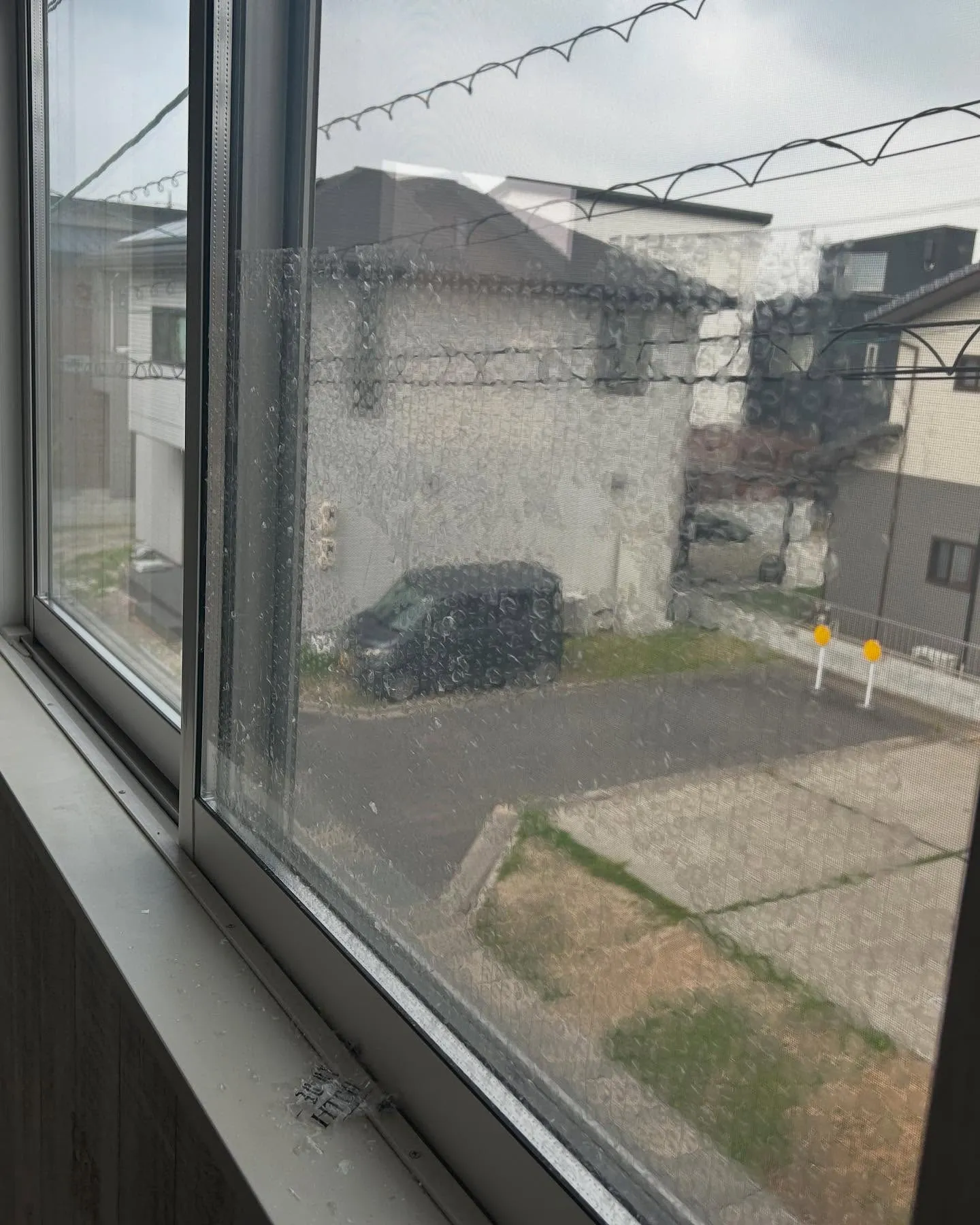 湿気•日差し対策で張られてる方は多いと思います！
