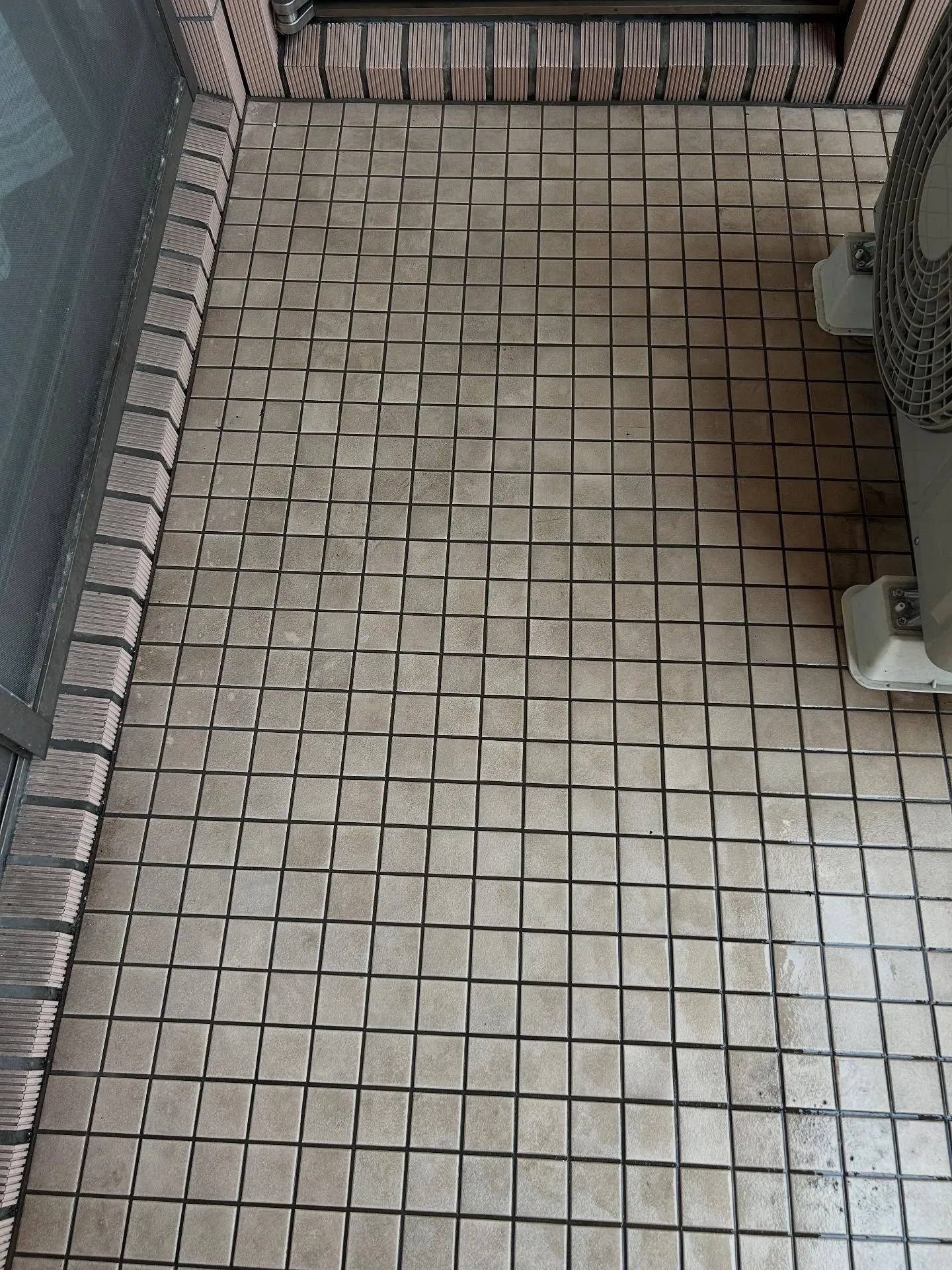 ベランダタイルくすみ取り