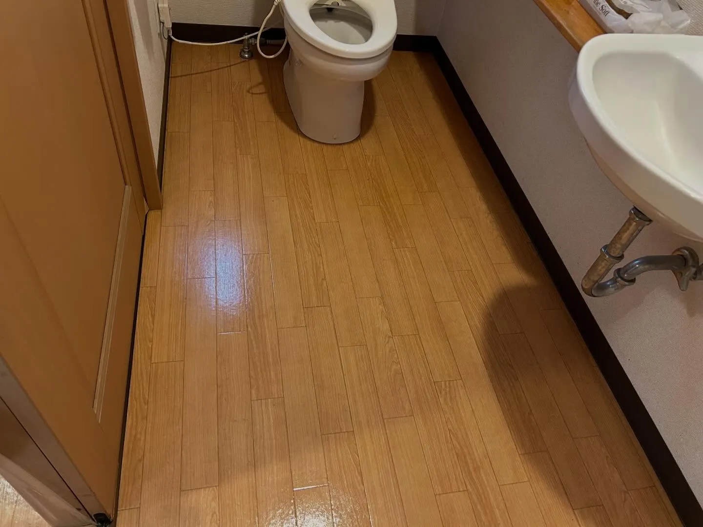 施設の剥離ワックス