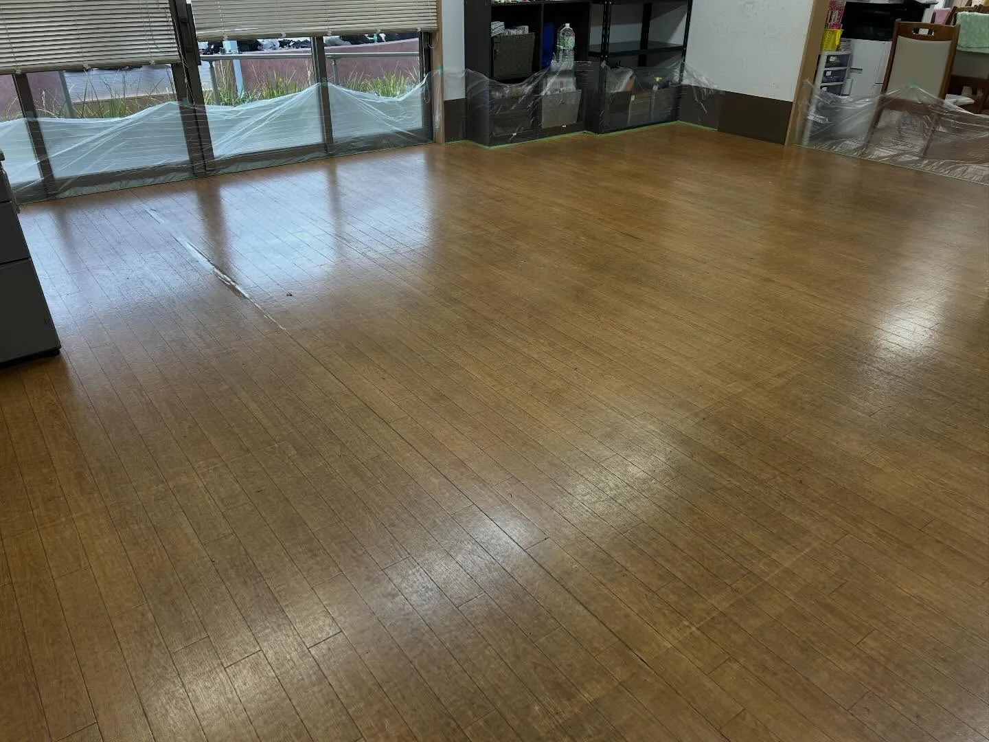 施設の剥離ワックス