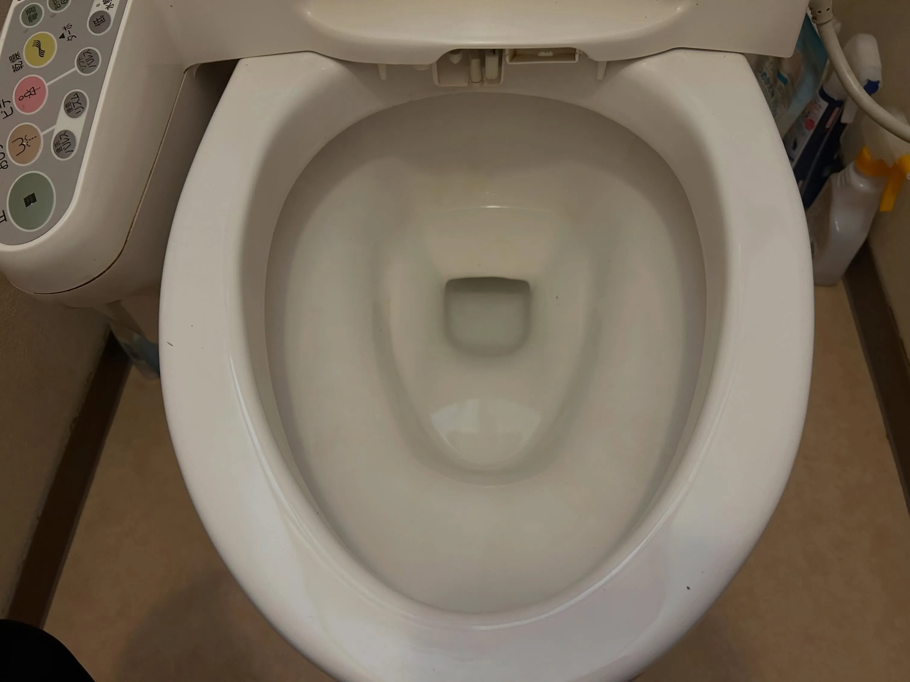 トイレのサビが気になるとの事でご依頼がありました！