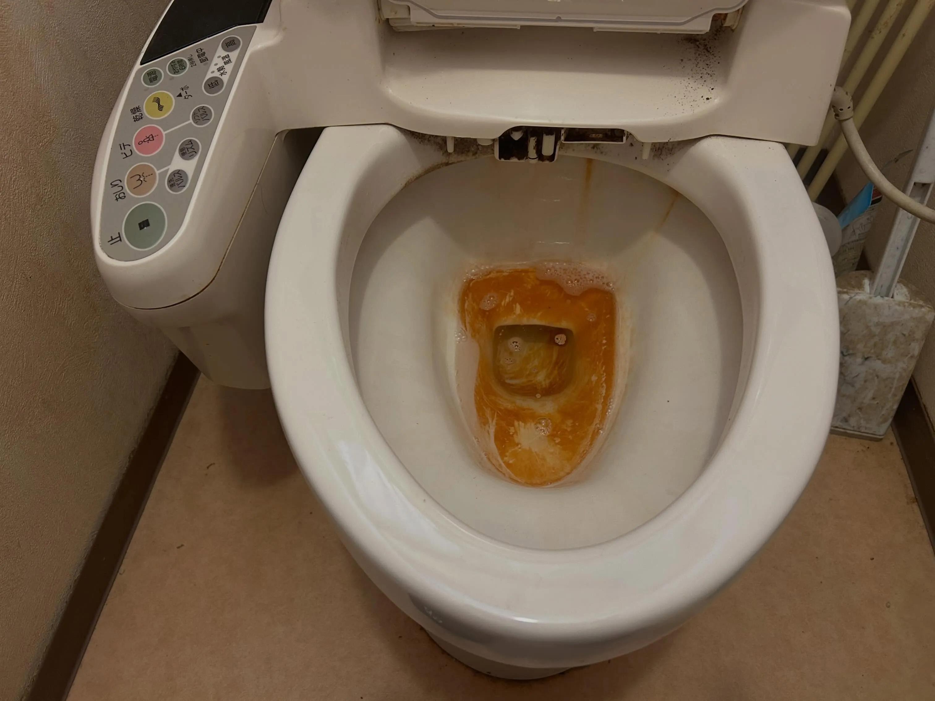 トイレのサビが気になるとの事でご依頼がありました！